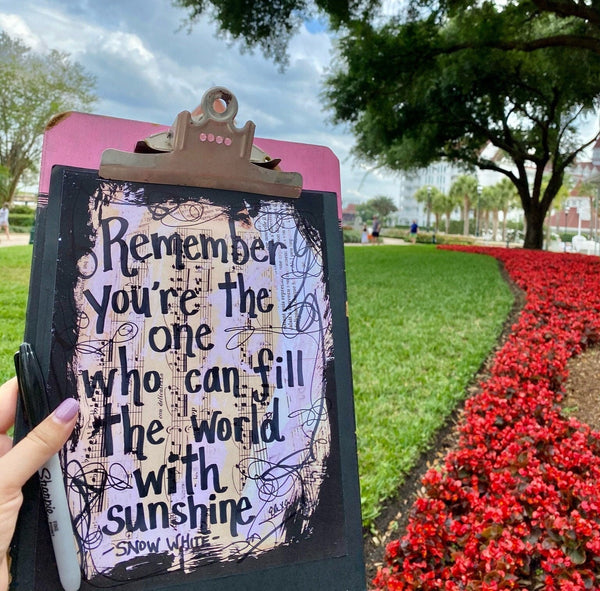 SNOW WHITE "Remember you're the one who can fill the world with sunshine" - CANVAS